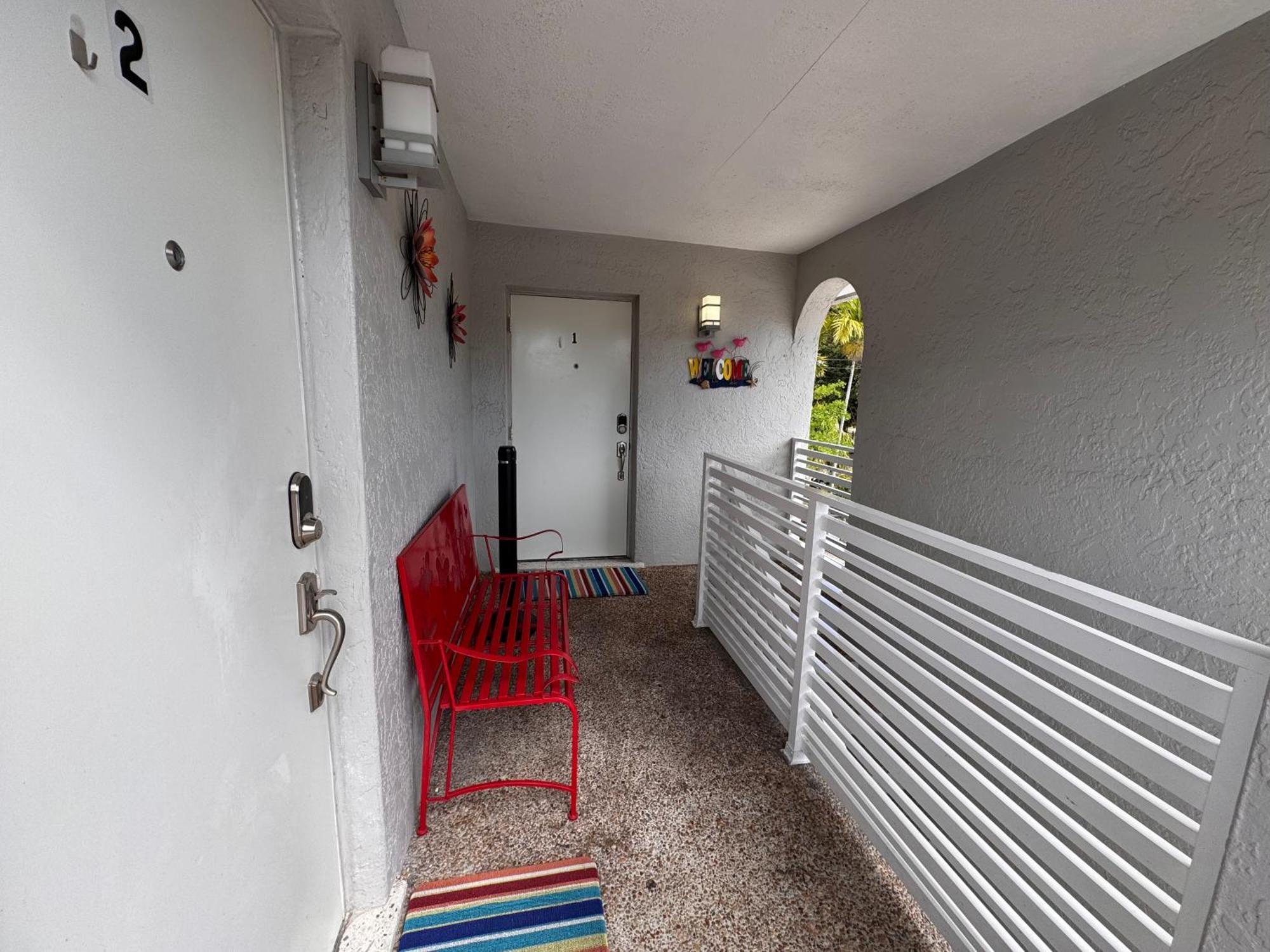 Stylish 2 Bedrooms By Airport Apartment *
