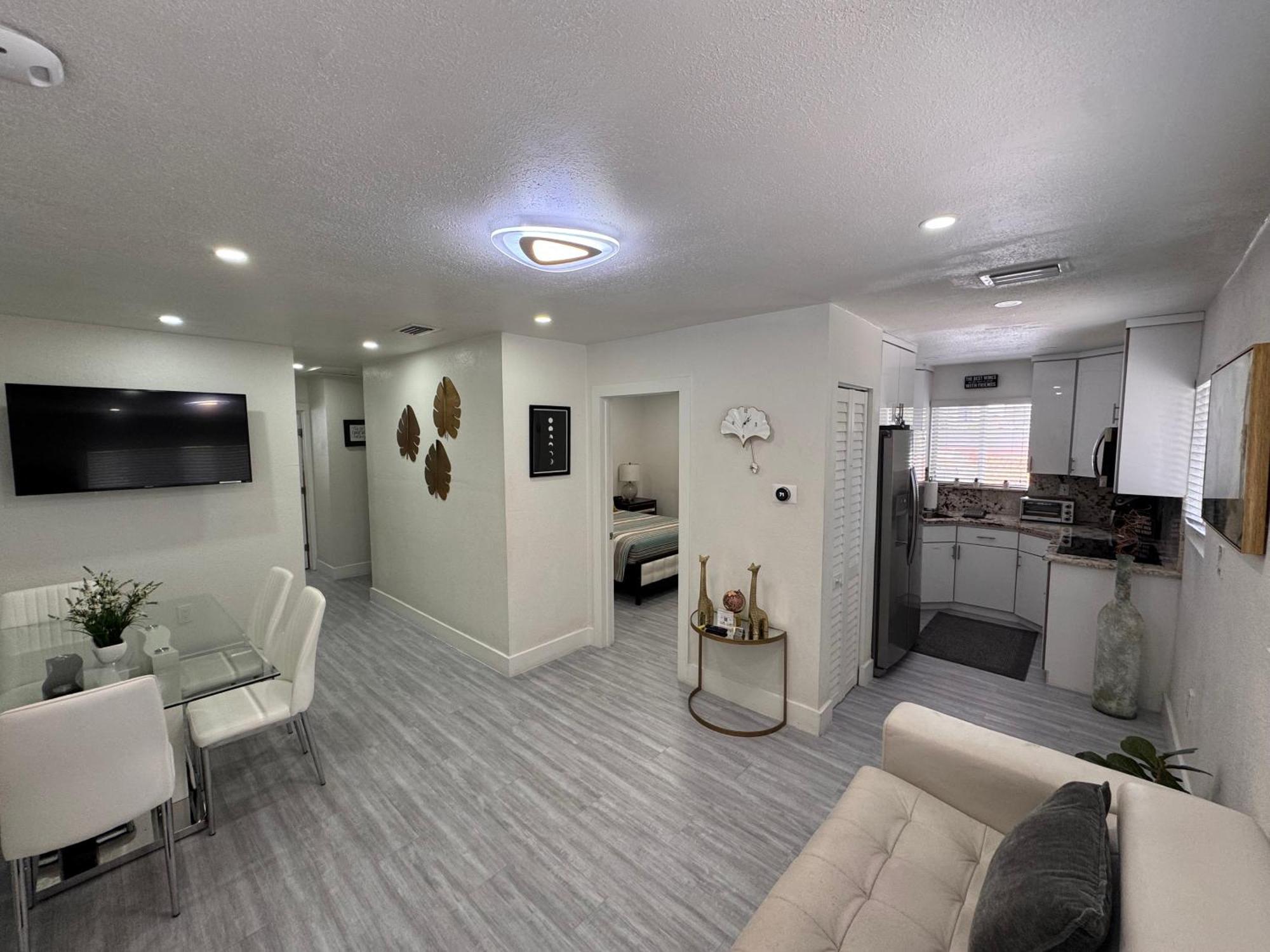 Apartment Stylish 2 Bedrooms By Airport
